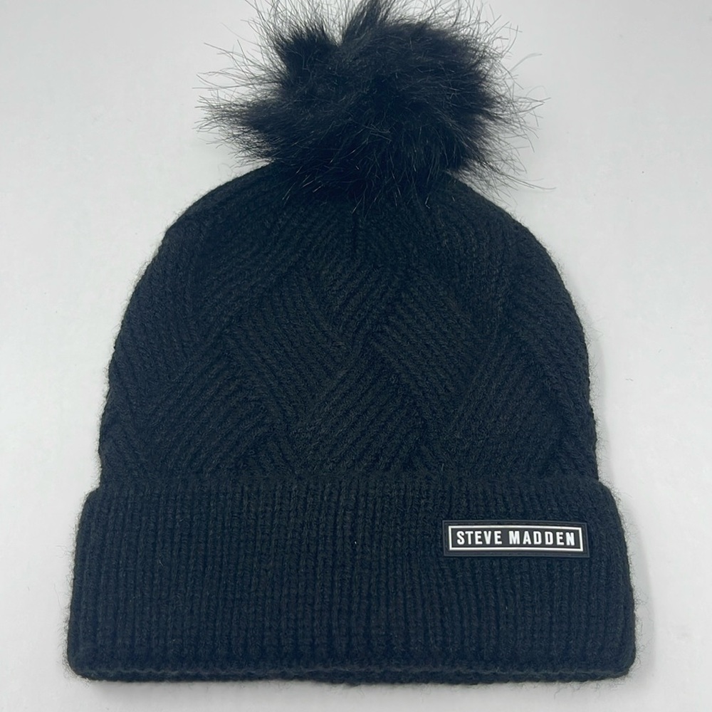 STEVE MADDEN: Black Knit Beanie Hat with Pom Pom